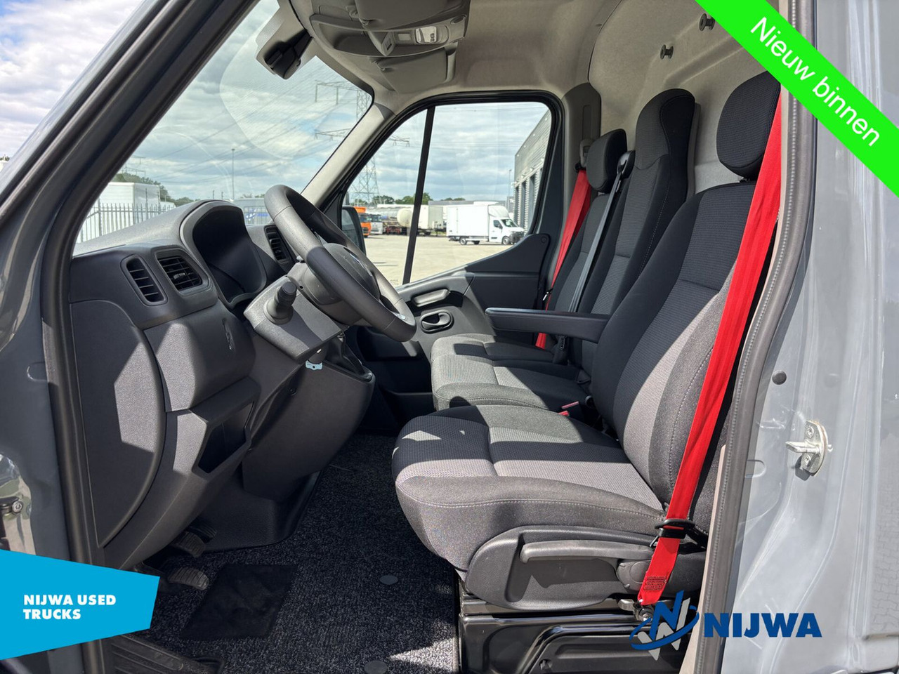Renault Master T35 150 L2H2 Imperial + Trekhaak Kasten - Furgão: foto 5 Renault Master T35 150 L2H2 Imperial + Trekhaak Kasten - Furgão: foto 5