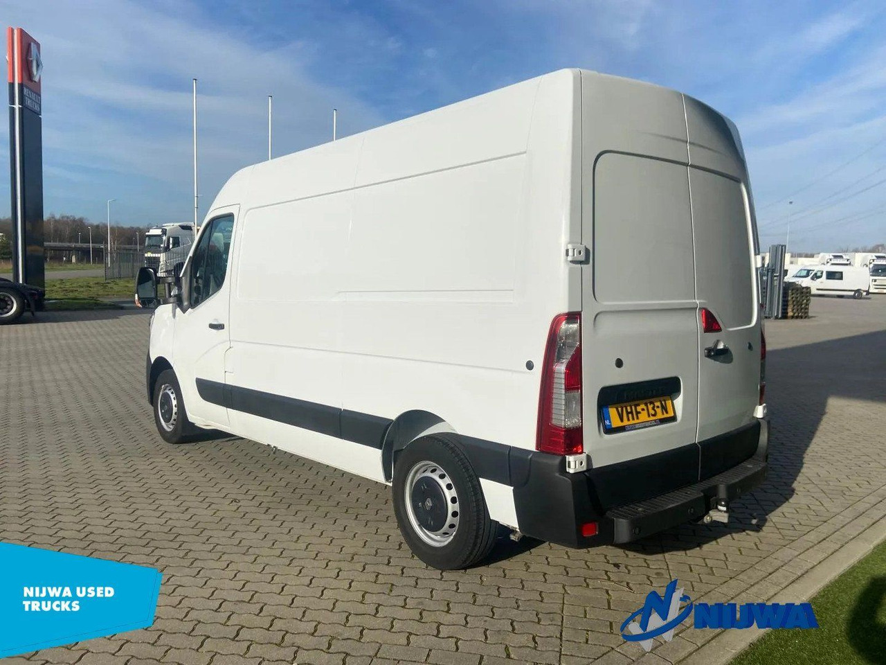 Renault Master T35 150 L2H2 Trekhaak + Navigatie Kasten - Furgão: foto 4 Renault Master T35 150 L2H2 Trekhaak + Navigatie Kasten - Furgão: foto 4
