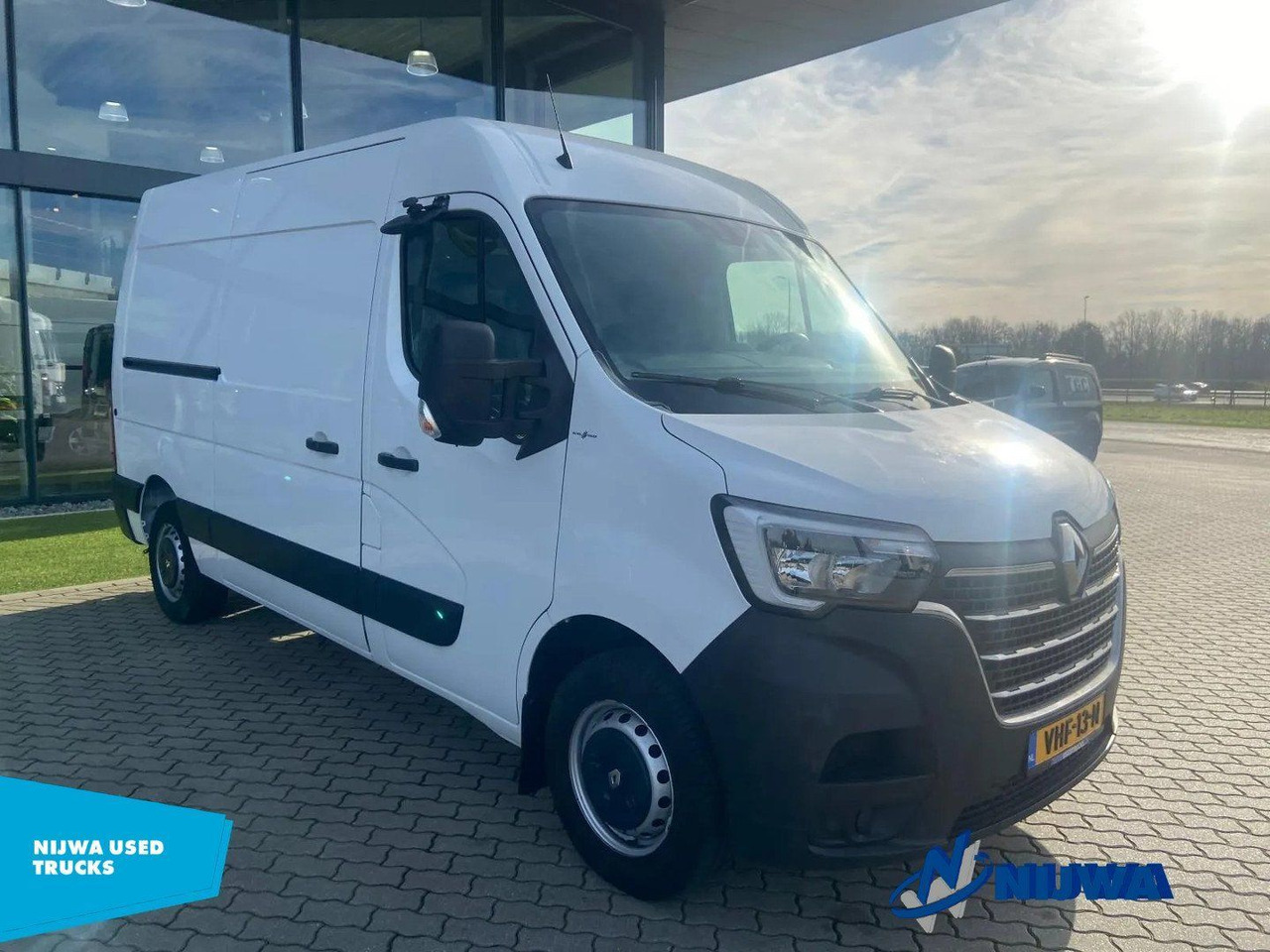 Renault Master T35 150 L2H2 Trekhaak + Navigatie Kasten - Furgão: foto 2 Renault Master T35 150 L2H2 Trekhaak + Navigatie Kasten - Furgão: foto 2