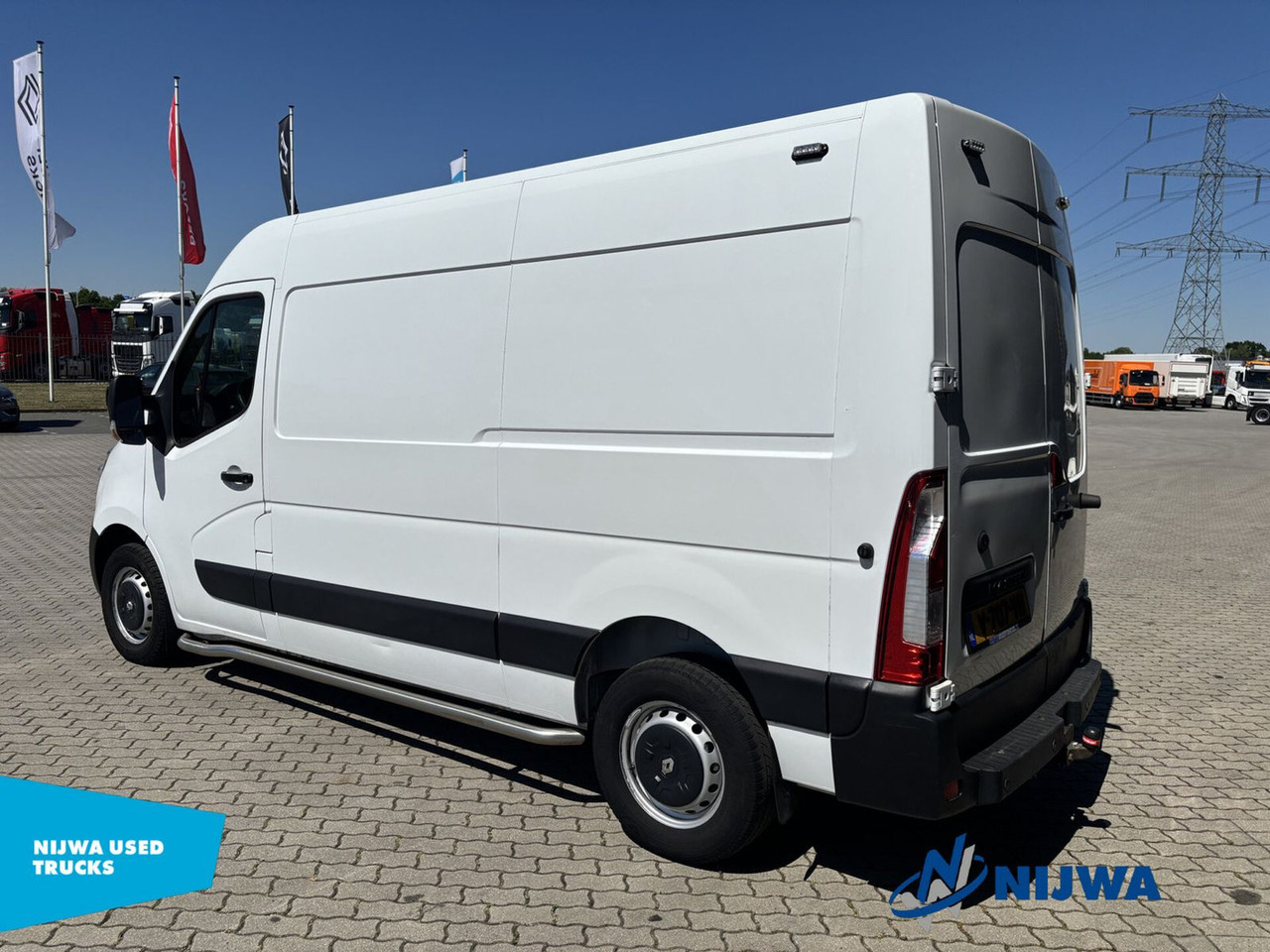 Renault Master T35 170 L2H3 Camera + Trekhaak Kasten - Furgão: foto 4 Renault Master T35 170 L2H3 Camera + Trekhaak Kasten - Furgão: foto 4