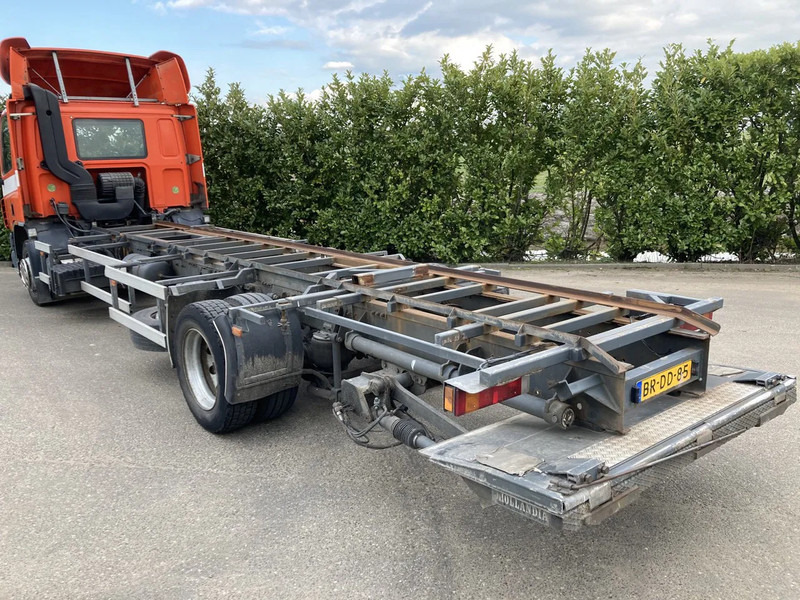 DAF CF65.180 Euro3 Manual / Laadklep - Caminhão chassi: foto 4 DAF CF65.180 Euro3 Manual / Laadklep - Caminhão chassi: foto 4