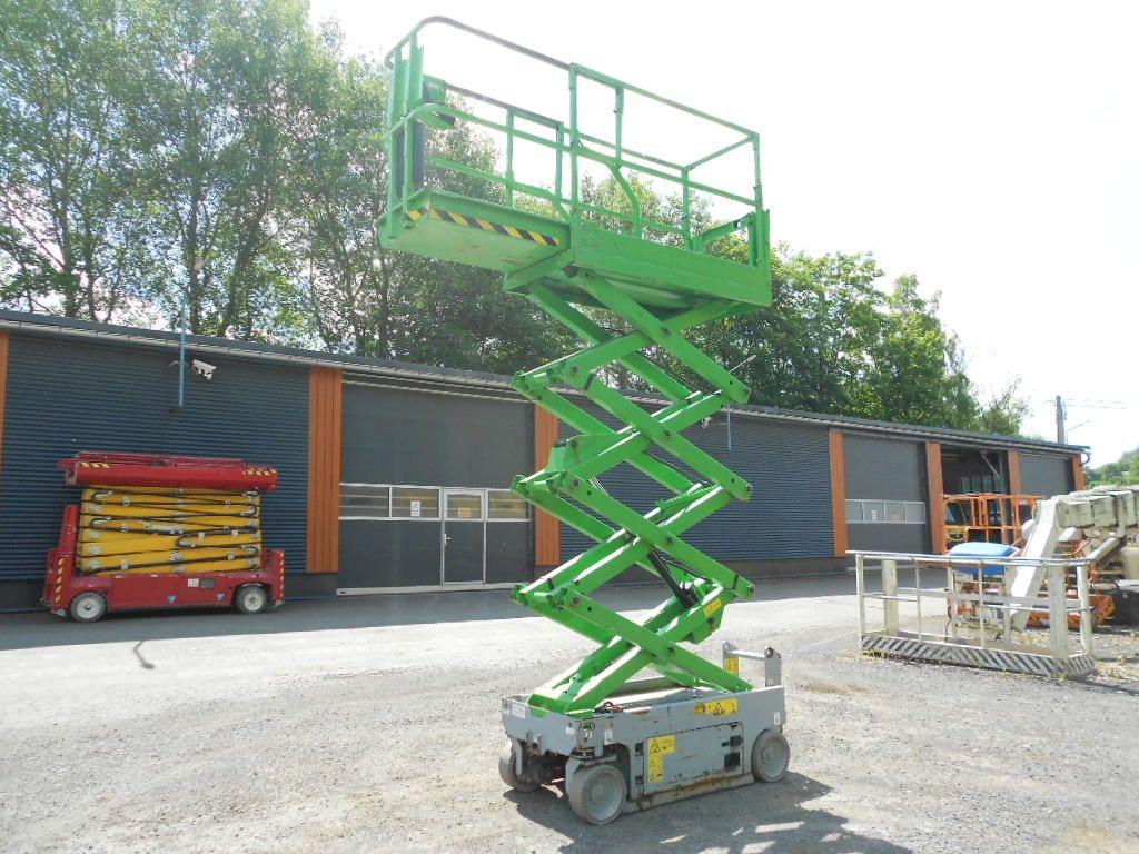 Genie GS 1932, Scherenarbeitsbühne Genie 8 m - Caminhão com plataforma aérea: foto 2 Genie GS 1932, Scherenarbeitsbühne Genie 8 m - Caminhão com plataforma aérea: foto 2