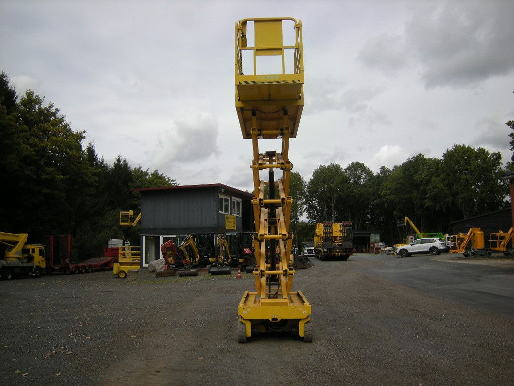 Caminhão com plataforma aérea Genie GS 4047 Scherenarbeitsbühne Genie 14 m: foto 7