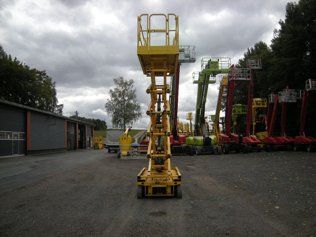 Genie GS 4047 Scherenarbeitsbühne Genie 14 m - Caminhão com plataforma aérea: foto 3 Genie GS 4047 Scherenarbeitsbühne Genie 14 m - Caminhão com plataforma aérea: foto 3