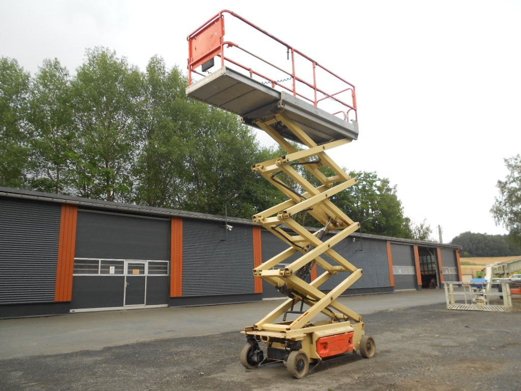 JLG JLG 3246, Scherenarbeitsbühne, 11,9 m - Plataforma de Tijera/ Plataforma de tesoura: foto 2 JLG JLG 3246, Scherenarbeitsbühne, 11,9 m - Plataforma de Tijera/ Plataforma de tesoura: foto 2