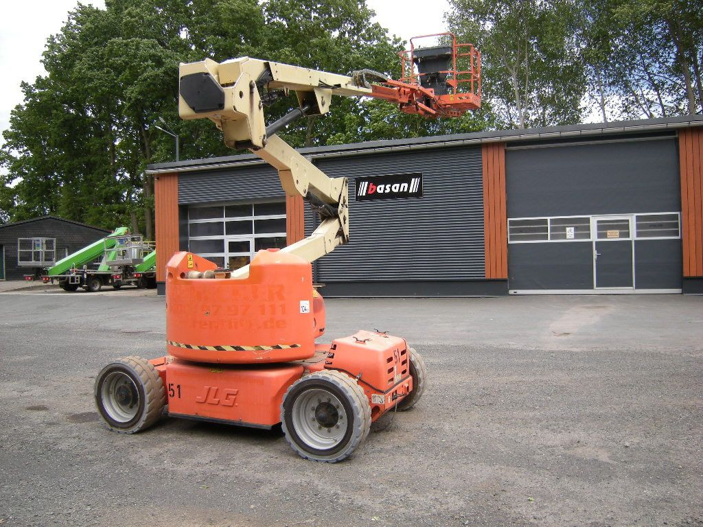 JLG M450 AJ Gelenkteleskoparbeitsbühne 16 m - Caminhão com plataforma aérea: foto 1 JLG M450 AJ Gelenkteleskoparbeitsbühne 16 m - Caminhão com plataforma aérea: foto 1