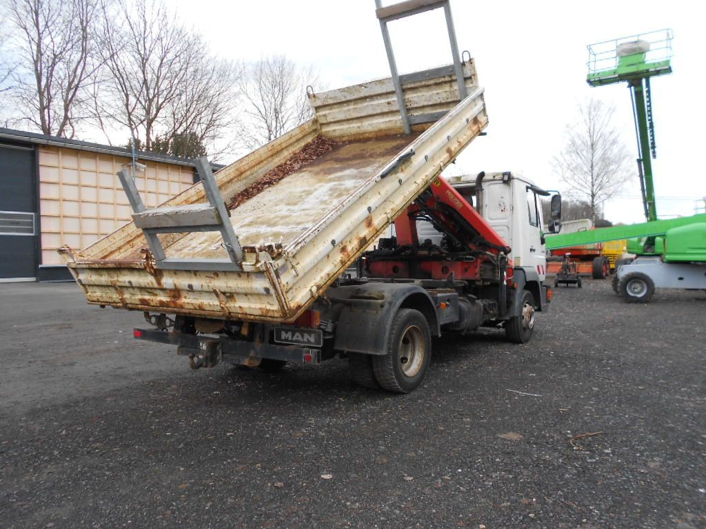 MAN MAN LE8.150 mit Palfinger PKG7001 - Caminhão basculante, Caminhão grua: foto 4 MAN MAN LE8.150 mit Palfinger PKG7001 - Caminhão basculante, Caminhão grua: foto 4