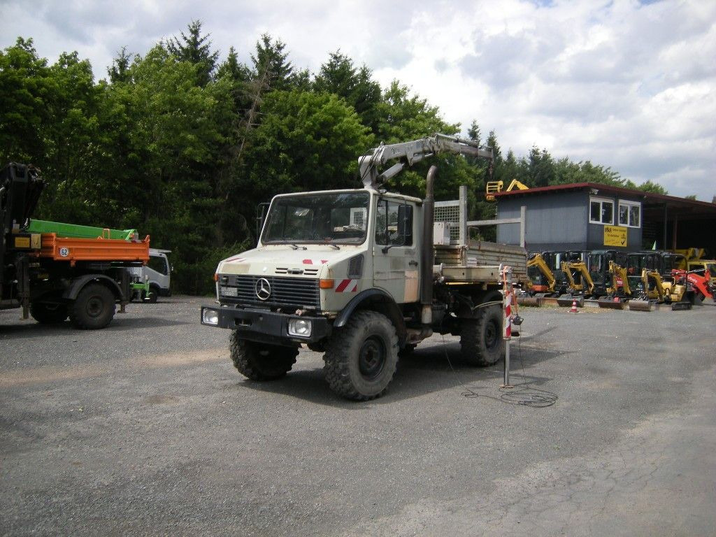 Mercedes-Benz Unimog U1250 mit Kran MKG 105 - Furgão basculante: foto 3 Mercedes-Benz Unimog U1250 mit Kran MKG 105 - Furgão basculante: foto 3