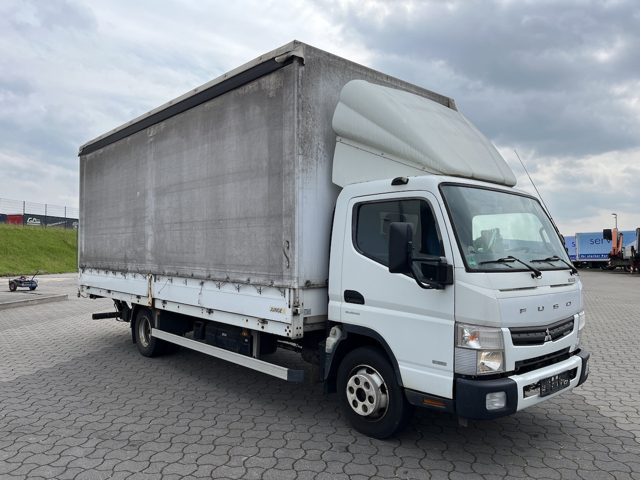 Furgão de toldo FUSO Canter 7C18 4x2 Ladebordwand   Getriebeschaden: foto 11