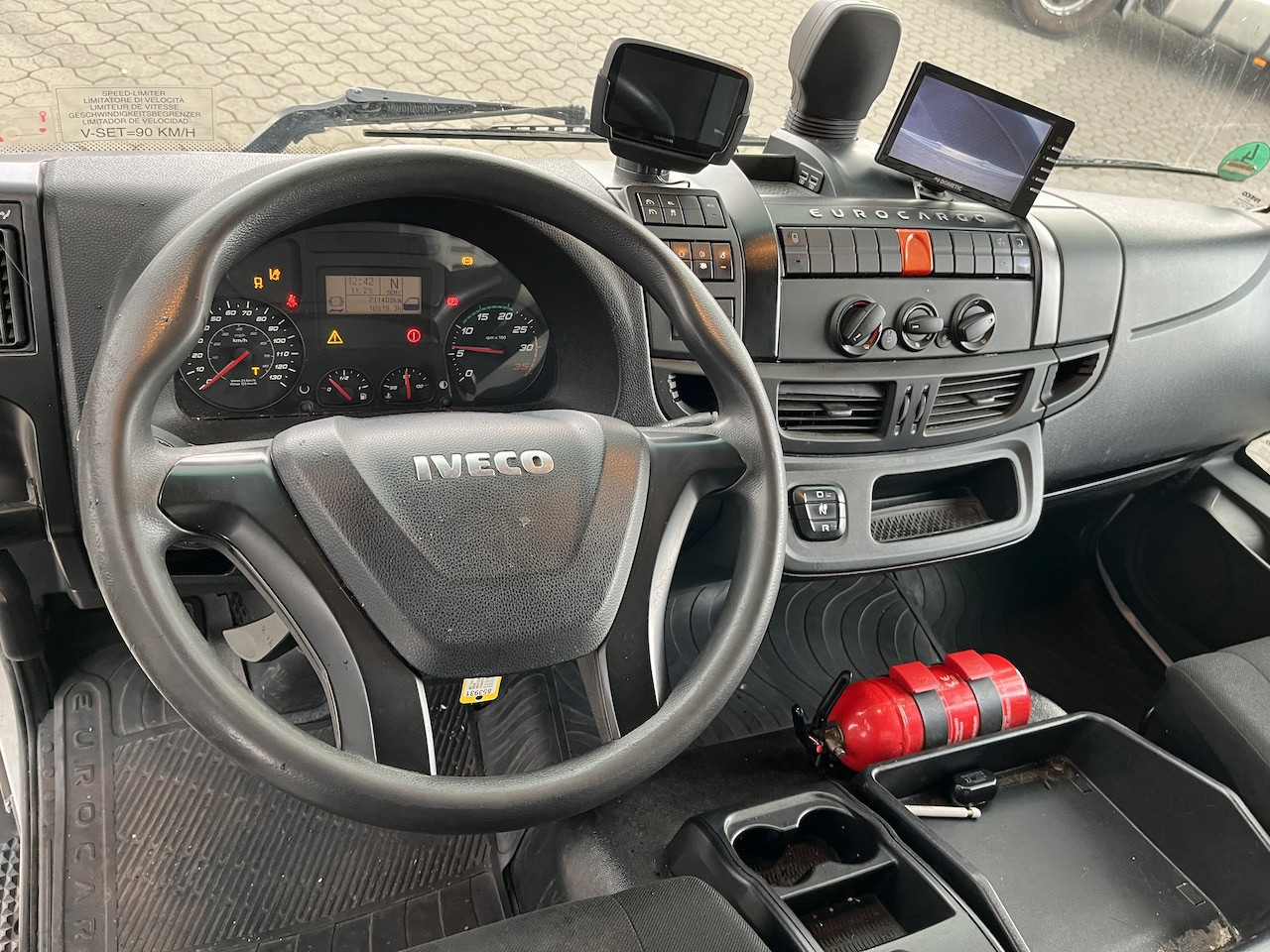 Caminhão furgão Iveco 120E25 Eurocargo 4x2  Koffer | Ladebordwand: foto 11