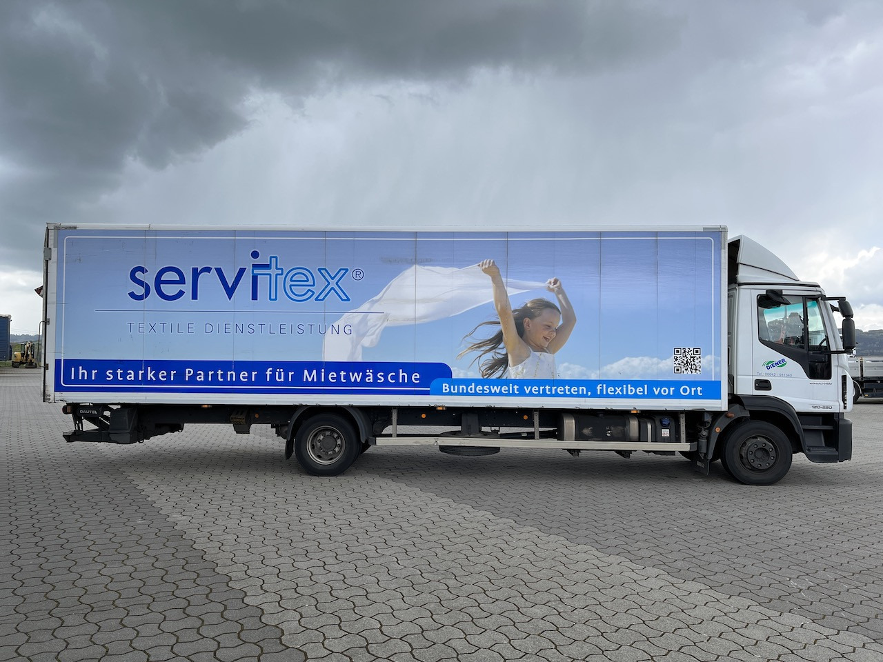 Caminhão furgão Iveco 120E25 Eurocargo 4x2  Koffer | Ladebordwand: foto 8