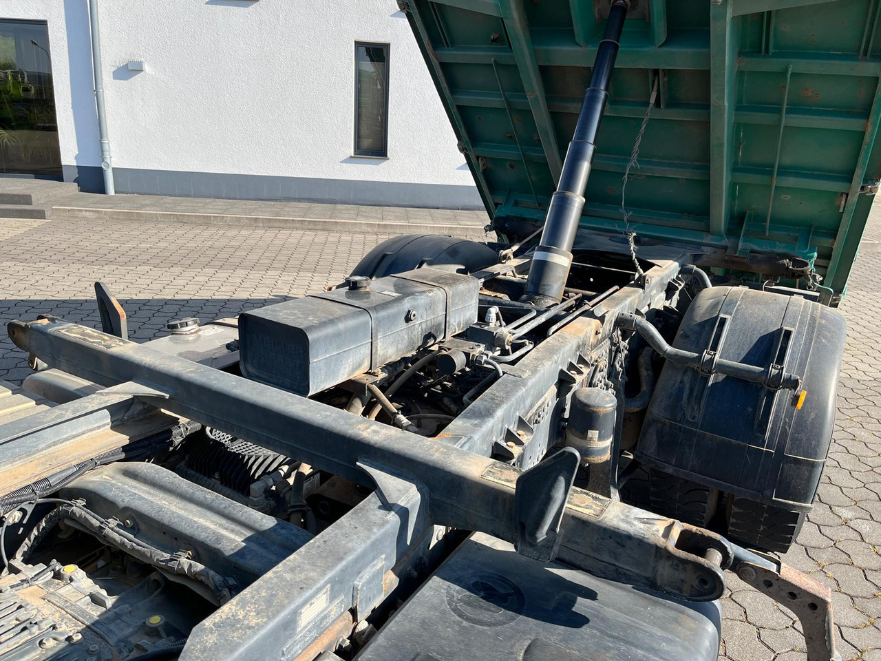 MAN TGS 18.460 4X4 H BL Kipper - Caminhão basculante: foto 3 MAN TGS 18.460 4X4 H BL Kipper - Caminhão basculante: foto 3