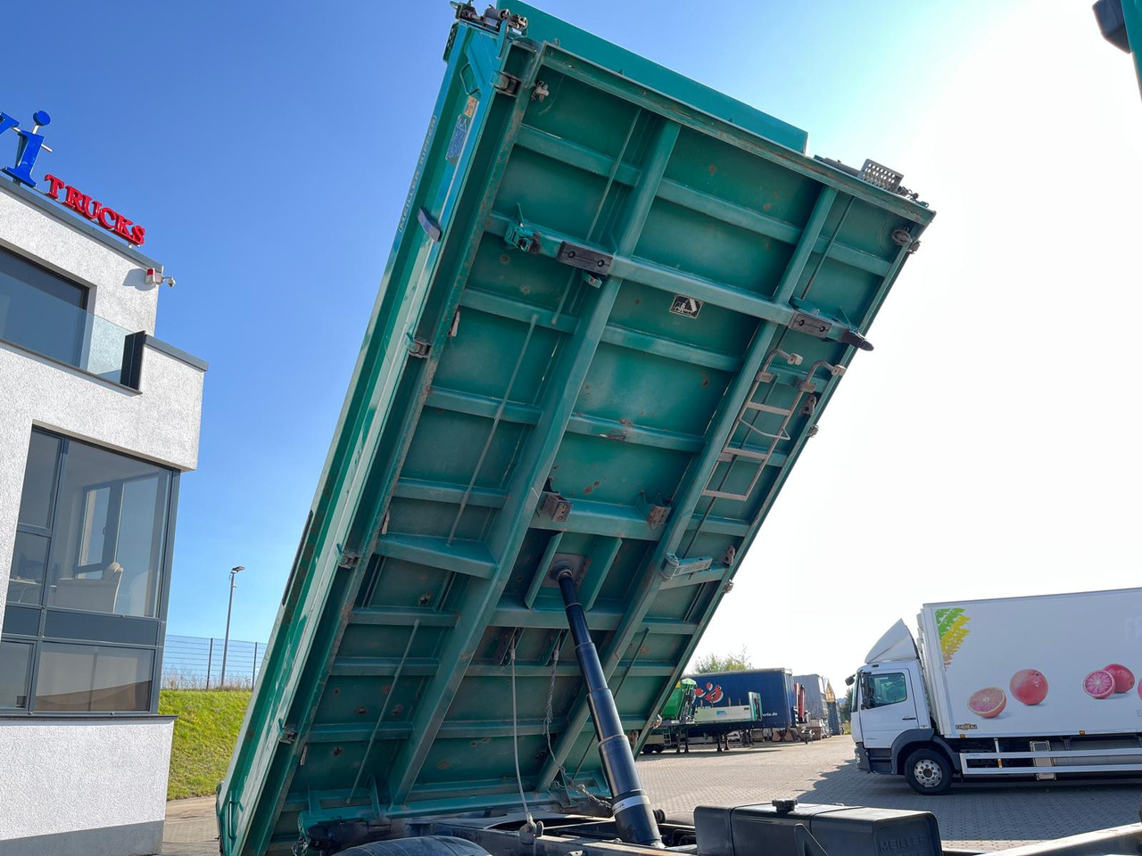 MAN TGS 18.460 4X4 H BL Kipper - Caminhão basculante: foto 2 MAN TGS 18.460 4X4 H BL Kipper - Caminhão basculante: foto 2