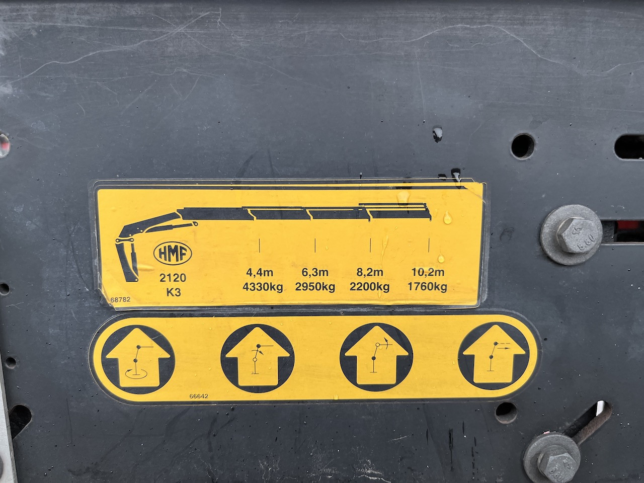 Meusburger MPS-3 Auflieger mit Kran HMF 1510 K-4 Lenkachse - Semi-reboque plataforma/ Caixa aberta: foto 3 Meusburger MPS-3 Auflieger mit Kran HMF 1510 K-4 Lenkachse - Semi-reboque plataforma/ Caixa aberta: foto 3