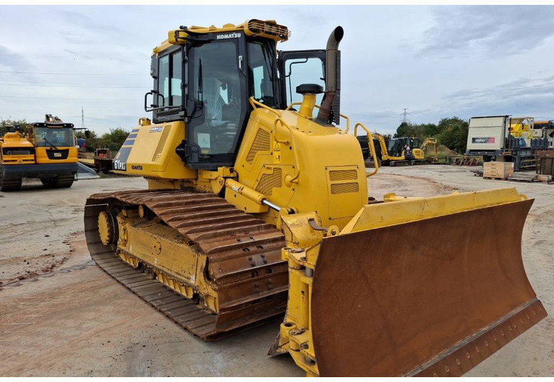 Komatsu D61PXI-24E0 - Buldôzer: foto 1 Komatsu D61PXI-24E0 - Buldôzer: foto 1