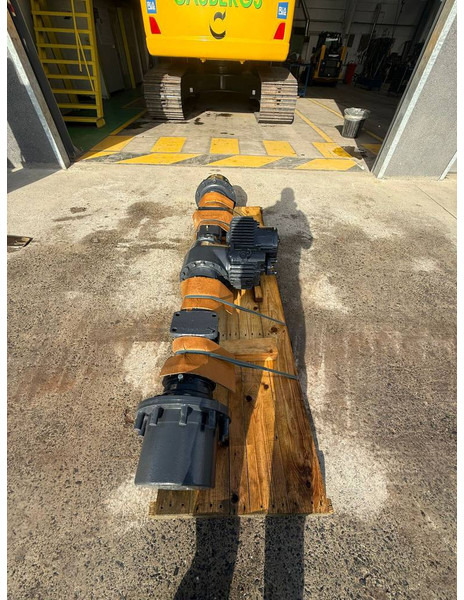 Komatsu PW140-7 REAR AXLE ASSEMBLY 20E-22-32000 - Eixo e peças de Máquina de construção: foto 3 Komatsu PW140-7 REAR AXLE ASSEMBLY 20E-22-32000 - Eixo e peças de Máquina de construção: foto 3