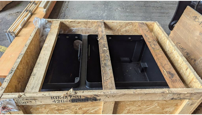 Komatsu WA600-8 BATTERY BOX 426-06-61211 - Estrutura/ Châssis de Máquina de construção: foto 4 Komatsu WA600-8 BATTERY BOX 426-06-61211 - Estrutura/ Châssis de Máquina de construção: foto 4