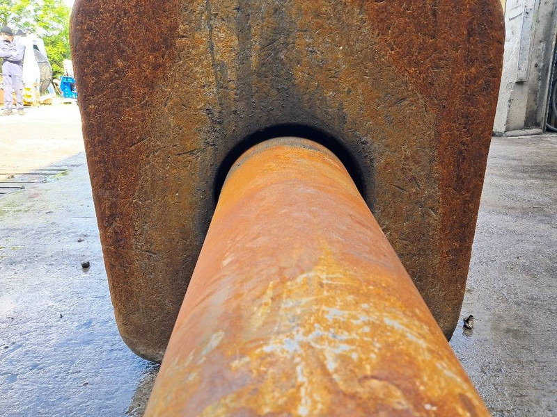 MONTABERT BRV7000 - Martelo hidráulico de Máquina de construção: foto 4 MONTABERT BRV7000 - Martelo hidráulico de Máquina de construção: foto 4