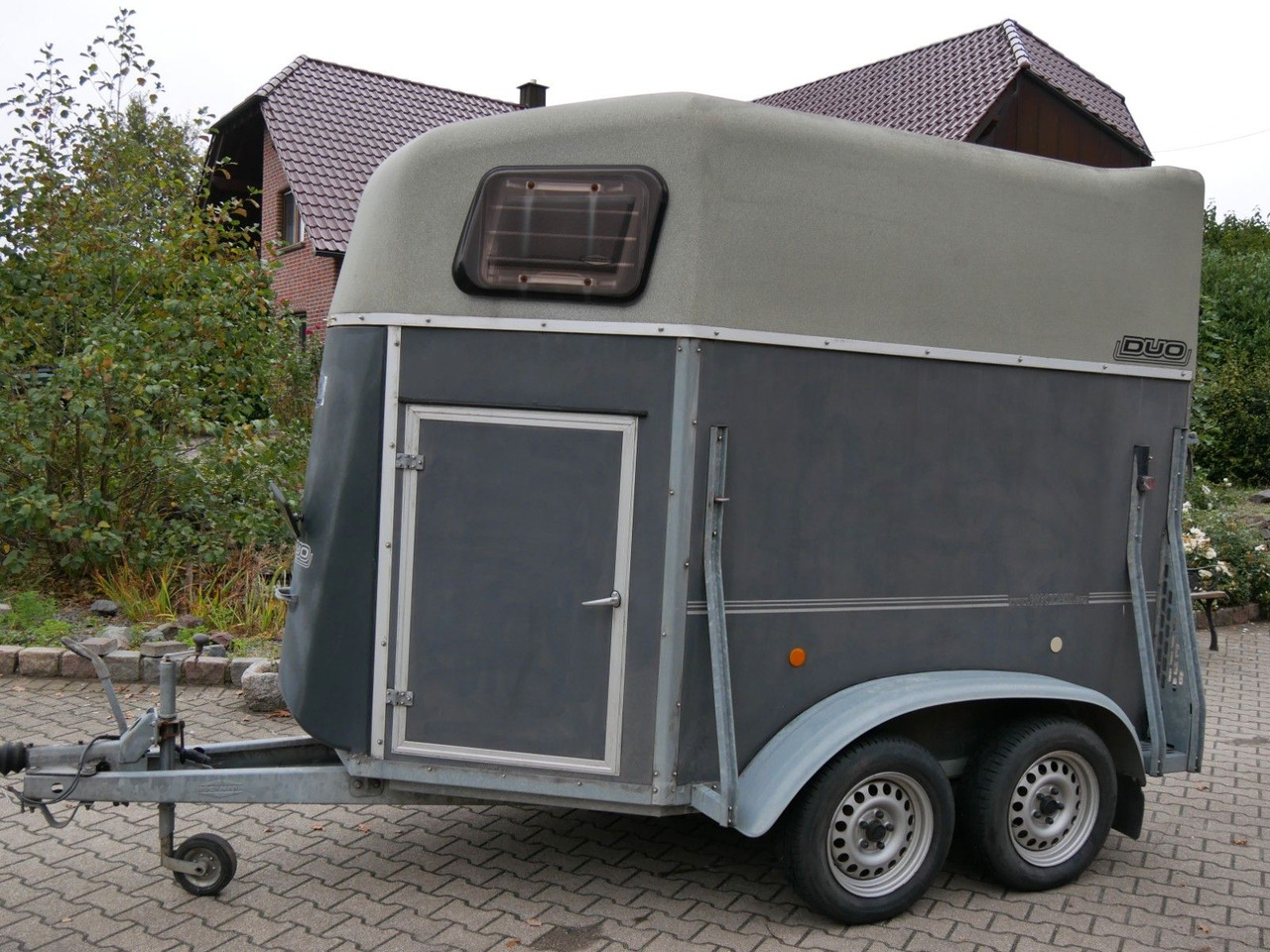 Böckmann Duo mit Sattelkammer - Reboque transporte de gado: foto 1 Böckmann Duo mit Sattelkammer - Reboque transporte de gado: foto 1