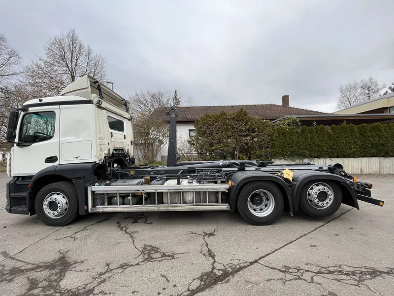 Mercedes-Benz Actros 2543 BL 6x2 Abroller - Caminhão polibenne: foto 2 Mercedes-Benz Actros 2543 BL 6x2 Abroller - Caminhão polibenne: foto 2
