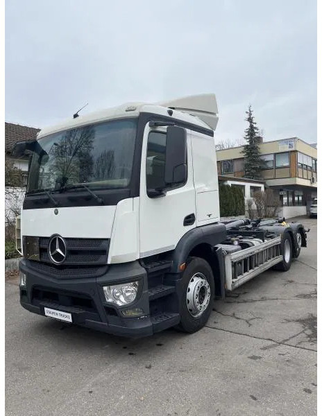 Mercedes-Benz Actros 2543 BL 6x2 MEILLER Abroller TÜV NEU! - Caminhão polibenne: foto 1 Mercedes-Benz Actros 2543 BL 6x2 MEILLER Abroller TÜV NEU! - Caminhão polibenne: foto 1