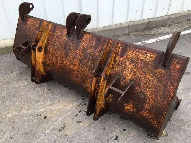 CASE 2300mm - Tractopelle - Balde para carregadeiras: foto 4 CASE 2300mm - Tractopelle - Balde para carregadeiras: foto 4