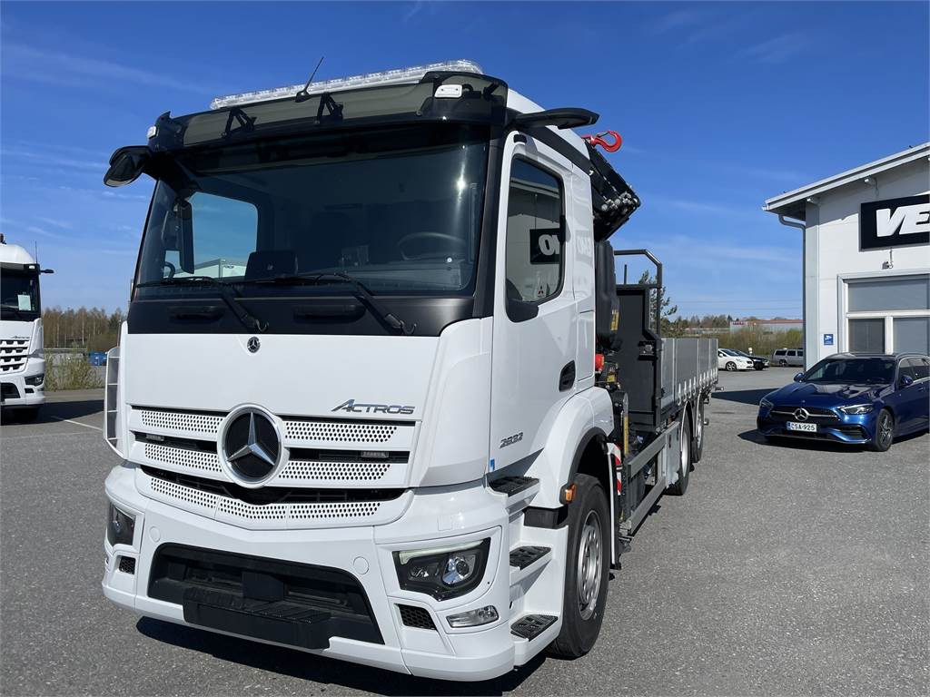 Mercedes-Benz ACTROS 2532L 6x2 - Caminhão grua: foto 1 Mercedes-Benz ACTROS 2532L 6x2 - Caminhão grua: foto 1