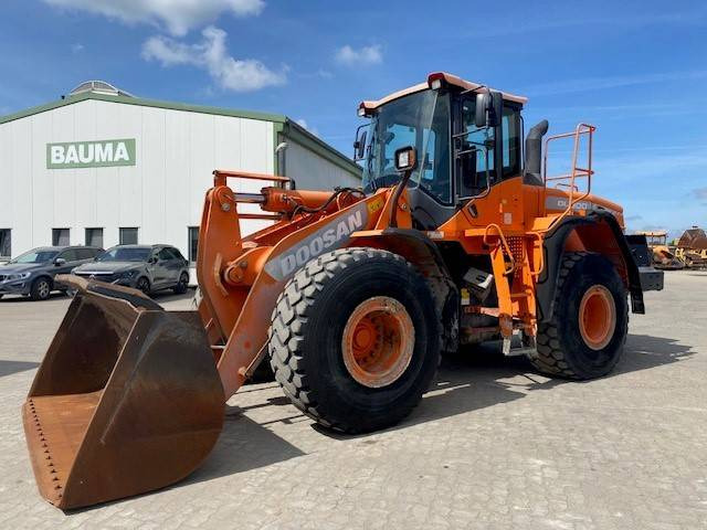 Doosan DL 300-3 (12005349) - Carregadeira de rodas: foto 1 Doosan DL 300-3 (12005349) - Carregadeira de rodas: foto 1