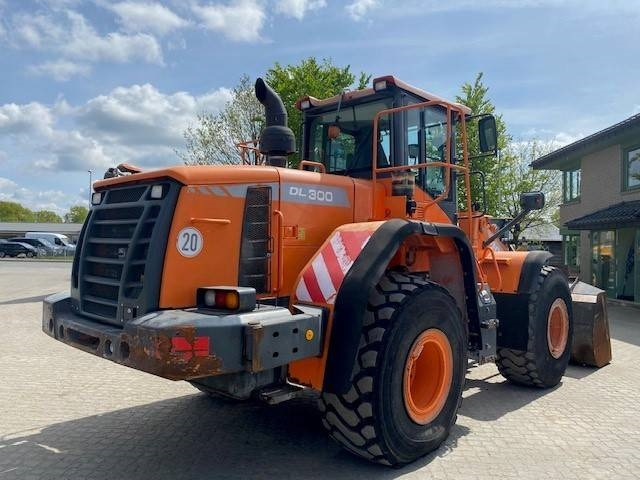 Doosan DL 300-3 (12005349) - Carregadeira de rodas: foto 5 Doosan DL 300-3 (12005349) - Carregadeira de rodas: foto 5
