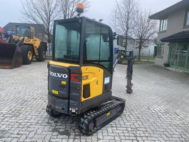 Volvo EC 20 E MIETE / RENTAL (12001805) - Mini escavadeira: foto 4 Volvo EC 20 E MIETE / RENTAL (12001805) - Mini escavadeira: foto 4