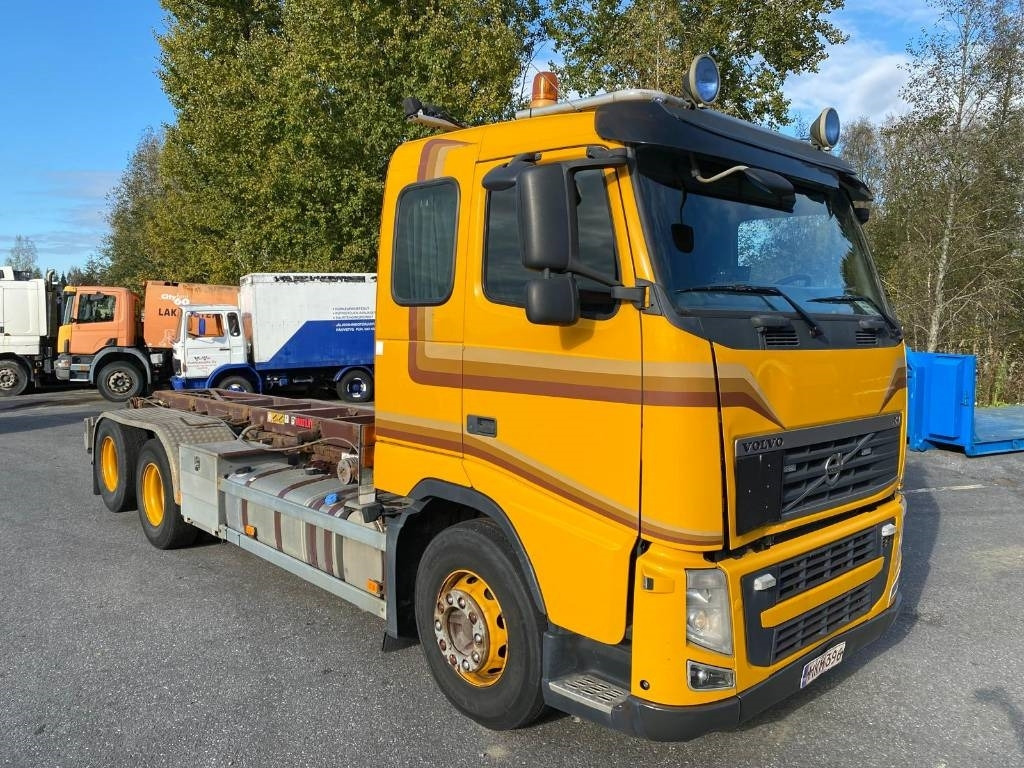 Volvo FH 13 420 - Caminhão multibenne: foto 2 Volvo FH 13 420 - Caminhão multibenne: foto 2
