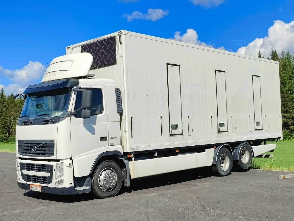 Volvo FH 13 460 - Caminhão furgão: foto 1 Volvo FH 13 460 - Caminhão furgão: foto 1