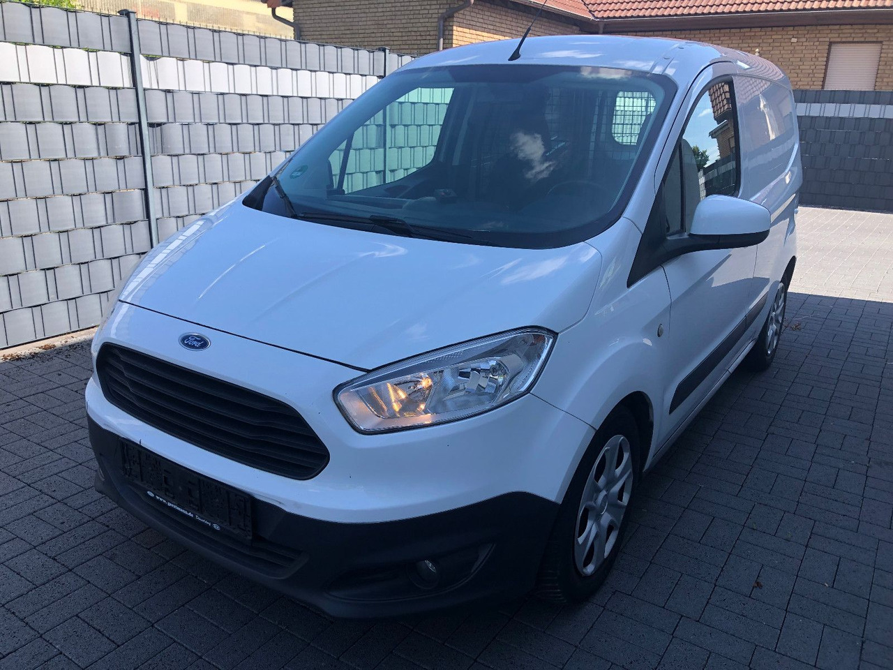 Ford Transit Courier 1.6 TDCi Trend - Furgão compacto: foto 3 Ford Transit Courier 1.6 TDCi Trend - Furgão compacto: foto 3