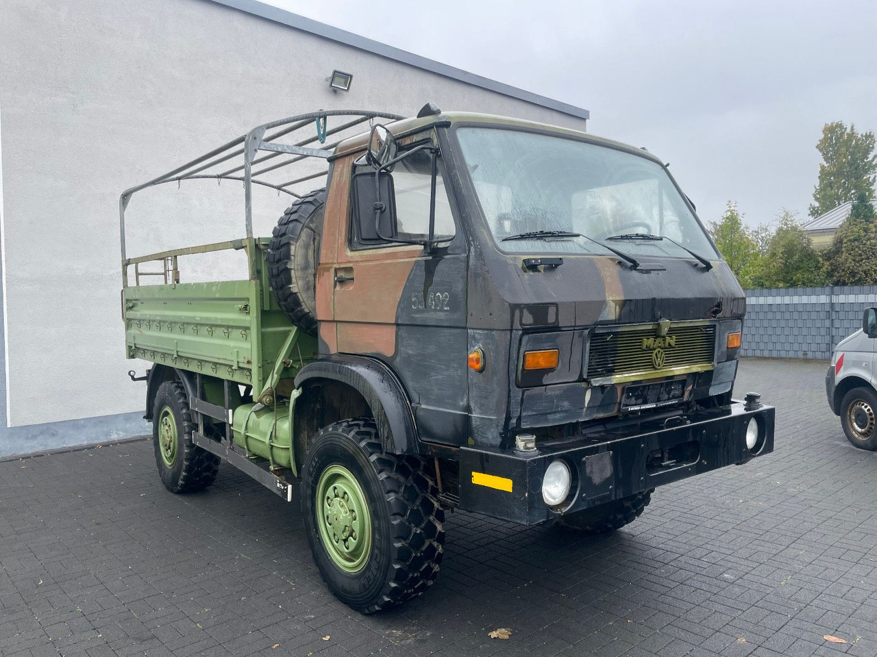 MAN 8.136 4X4 - Furgão caixa aberta: foto 1 MAN 8.136 4X4 - Furgão caixa aberta: foto 1