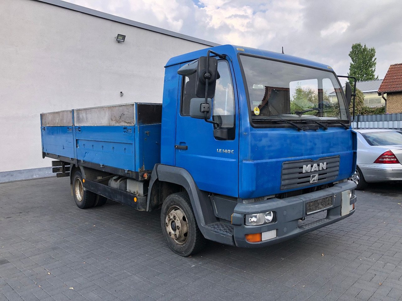 MAN LE 140 C Klima, Tempomat, TÜV 11-2025 - Furgão caixa aberta: foto 3 MAN LE 140 C Klima, Tempomat, TÜV 11-2025 - Furgão caixa aberta: foto 3