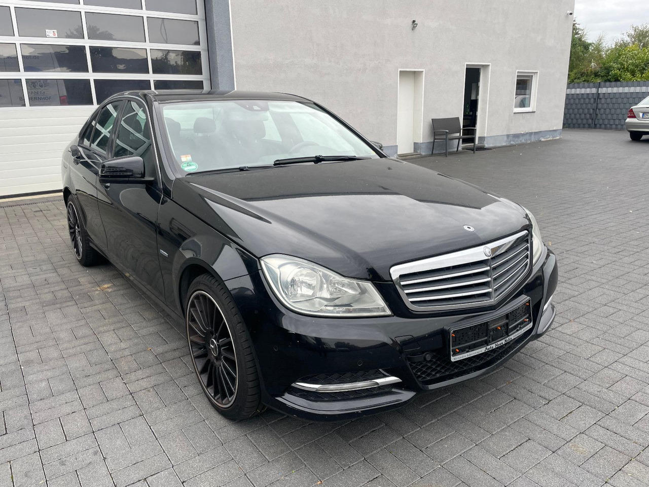 Mercedes-Benz C 180 C -Klasse Lim. C 180 CGI BlueEfficiency - Sedã: foto 1 Mercedes-Benz C 180 C -Klasse Lim. C 180 CGI BlueEfficiency - Sedã: foto 1