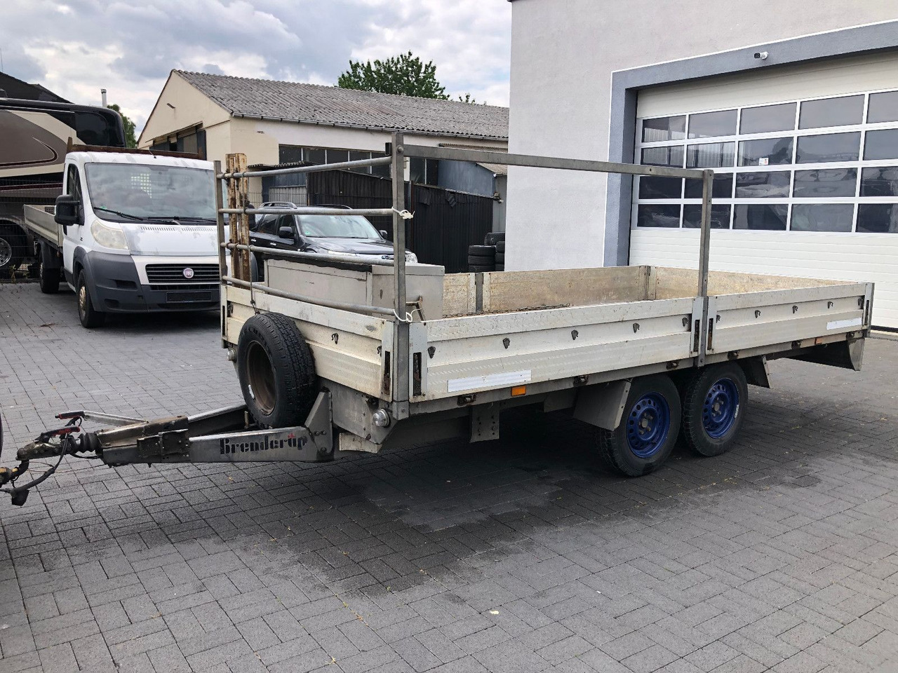 THULE D9 - 2500 kg GG, 4,20m. lang - Reboque plataforma/ Caixa aberta: foto 1 THULE D9 - 2500 kg GG, 4,20m. lang - Reboque plataforma/ Caixa aberta: foto 1