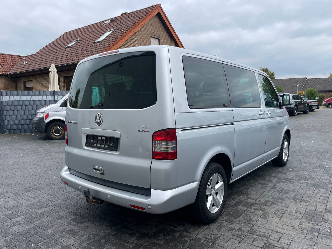 Volkswagen T5 2.5 TDi Caravelle 4Motion 8-Sitzer - Furgão de passageiros: foto 2 Volkswagen T5 2.5 TDi Caravelle 4Motion 8-Sitzer - Furgão de passageiros: foto 2