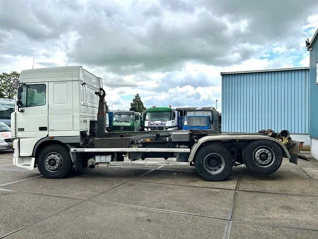 DAF 95.480 XF SPACECAB 6x2 WITH HOOK-ARM SYSTEM (EURO 3 / ZF16 MANUAL GEARBOX / ZF-INTARDER / STEEL-/AIR SUSPENSION / AIRCONDITIONIN - Caminhão polibenne: foto 5 DAF 95.480 XF SPACECAB 6x2 WITH HOOK-ARM SYSTEM (EURO 3 / ZF16 MANUAL GEARBOX / ZF-INTARDER / STEEL-/AIR SUSPENSION / AIRCONDITIONIN - Caminhão polibenne: foto 5