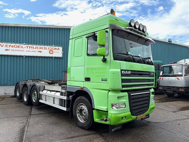 DAF XF 105.460 8x2 CHASSIS WITH MULTILIFT SYSTEM (ZF16 MANUAL GEARBOX / MX-BRAKE / 9.000 KG. FRONT-AXLE / LIFT-AXLES / FRIDGE / ETC. - Caminhão transportador de contêineres/ Caixa móvel: foto 2 DAF XF 105.460 8x2 CHASSIS WITH MULTILIFT SYSTEM (ZF16 MANUAL GEARBOX / MX-BRAKE / 9.000 KG. FRONT-AXLE / LIFT-AXLES / FRIDGE / ETC. - Caminhão transportador de contêineres/ Caixa móvel: foto 2