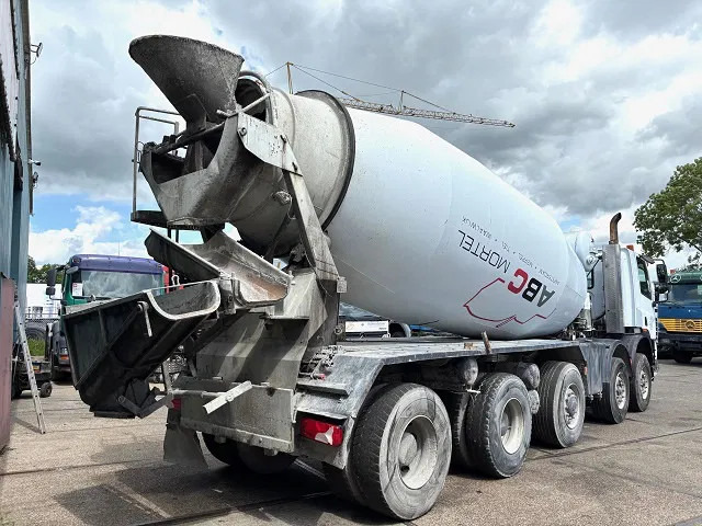 Ginaf X 5250 TS 8x4 15M3 MULDER CONCRETE MIXER (EURO 3 / ZF16 MANUAL GEARBOX / REDUCTION AXLES / AIRCONDITIONING) - Caminhão betoneira: foto 3 Ginaf X 5250 TS 8x4 15M3 MULDER CONCRETE MIXER (EURO 3 / ZF16 MANUAL GEARBOX / REDUCTION AXLES / AIRCONDITIONING) - Caminhão betoneira: foto 3