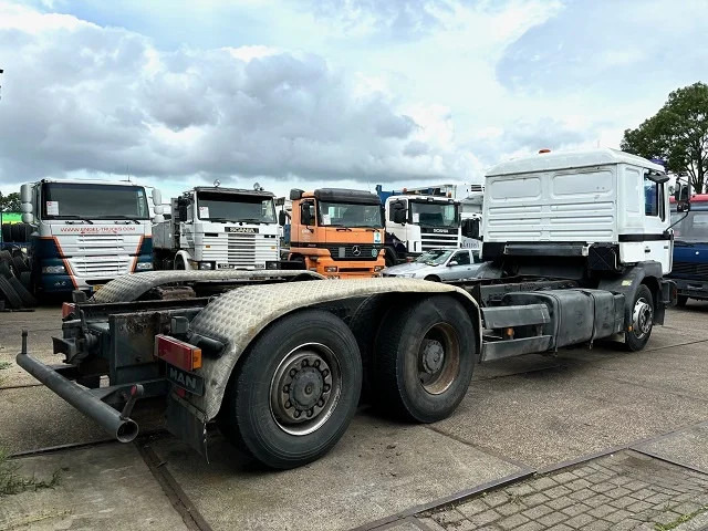 MAN 26.414 FNL-T (6-CILINDERHEADS) 6x4 CHASSIS (EURO 2 / ZF16 MANUAL GEARBOX / REDUCTION AXLES) - Caminhão chassi: foto 3 MAN 26.414 FNL-T (6-CILINDERHEADS) 6x4 CHASSIS (EURO 2 / ZF16 MANUAL GEARBOX / REDUCTION AXLES) - Caminhão chassi: foto 3