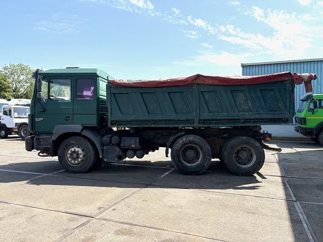 MAN 26.463 DF 6x4 MEILLER KIPPER (ZF16 MANUAL GEARBOX / ZF-INTARDER / FULL STEEL SUSPENSION / REDUCTION AXLES) - Caminhão basculante: foto 5 MAN 26.463 DF 6x4 MEILLER KIPPER (ZF16 MANUAL GEARBOX / ZF-INTARDER / FULL STEEL SUSPENSION / REDUCTION AXLES) - Caminhão basculante: foto 5