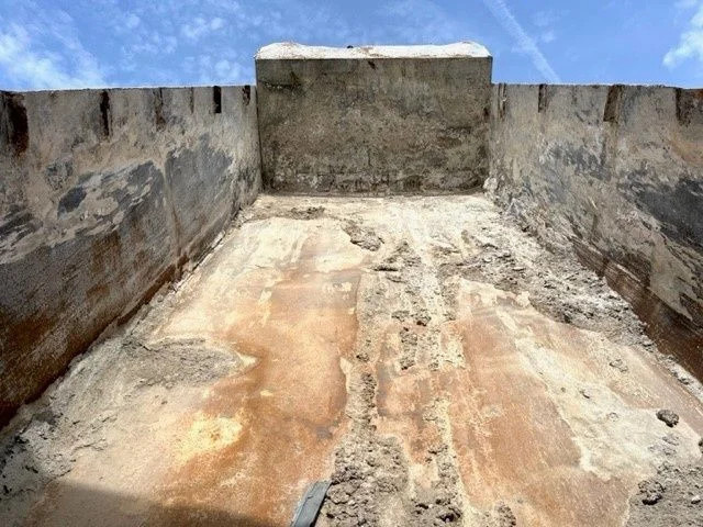 Caminhão basculante MAN 41.464 F2000 8X4 FULL STEEL KIPPER (EURO 2 / ZF16 MANUAL GEARBOX / ZF-INTARDER / FULL STEEL SUSPENSION / REDUCTION AXLES): foto 10