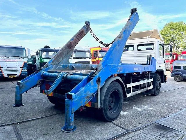 MAN F 18.232 (6 CILINDER) M90 WITH TELESCOPIC CONTAINER SYSTEM (8 GEARS MANUAL GEARBOX / EURO 1 (MECHANICAL PUMP AND INJECTORS)) - Caminhão multibenne: foto 3 MAN F 18.232 (6 CILINDER) M90 WITH TELESCOPIC CONTAINER SYSTEM (8 GEARS MANUAL GEARBOX / EURO 1 (MECHANICAL PUMP AND INJECTORS)) - Caminhão multibenne: foto 3