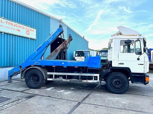MAN F 18.232 (6 CILINDER) M90 WITH TELESCOPIC CONTAINER SYSTEM (8 GEARS MANUAL GEARBOX / EURO 1 (MECHANICAL PUMP AND INJECTORS)) - Caminhão multibenne: foto 4 MAN F 18.232 (6 CILINDER) M90 WITH TELESCOPIC CONTAINER SYSTEM (8 GEARS MANUAL GEARBOX / EURO 1 (MECHANICAL PUMP AND INJECTORS)) - Caminhão multibenne: foto 4