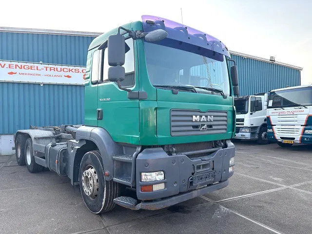 MAN TGA 26.360BB 6x4 FULL STEEL MULTILIFT HOOK-ARM (ZF16 MANUAL GEARBOX / FULL STEEL SUSPENSION / REDUCTION AXLES / AIRCONDITIONING) - Caminhão polibenne: foto 2 MAN TGA 26.360BB 6x4 FULL STEEL MULTILIFT HOOK-ARM (ZF16 MANUAL GEARBOX / FULL STEEL SUSPENSION / REDUCTION AXLES / AIRCONDITIONING) - Caminhão polibenne: foto 2