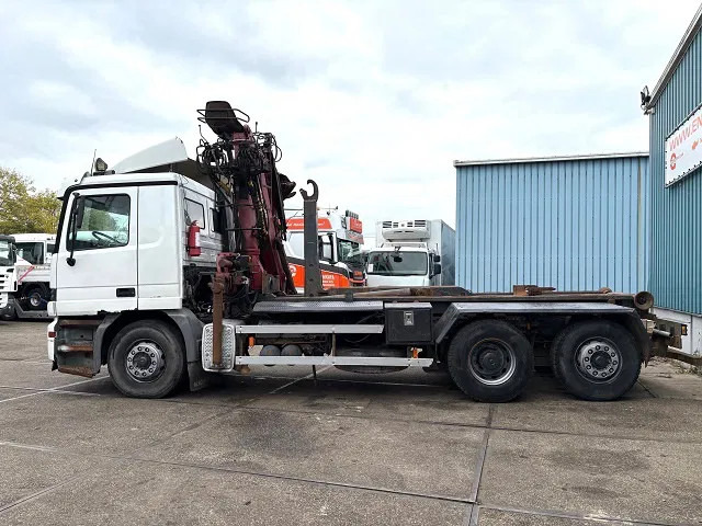 Mercedes-Benz Actros 2540 L 6x2 MP1 WITH V-CRANE & HOOK-ARM SYSTEM (EPS WITH CLUTCH (3 PEDALS) / REDUCTION AXLE / STEEL-/AIR SUSPENSION / P.T. - Caminhão polibenne, Caminhão grua: foto 5 Mercedes-Benz Actros 2540 L 6x2 MP1 WITH V-CRANE & HOOK-ARM SYSTEM (EPS WITH CLUTCH (3 PEDALS) / REDUCTION AXLE / STEEL-/AIR SUSPENSION / P.T. - Caminhão polibenne, Caminhão grua: foto 5