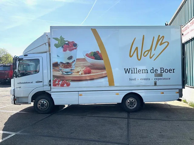 Mercedes-Benz Atego 816 L 4x2 ORIGINAL DUTCH COOLER TRUCK WITH CARRIER XARIOS 600D/E (MANUAL GEARBOX / AIRCONDITIONING / 2.000 KG. TAILLIFT) - Caminhão frigorífico: foto 5 Mercedes-Benz Atego 816 L 4x2 ORIGINAL DUTCH COOLER TRUCK WITH CARRIER XARIOS 600D/E (MANUAL GEARBOX / AIRCONDITIONING / 2.000 KG. TAILLIFT) - Caminhão frigorífico: foto 5