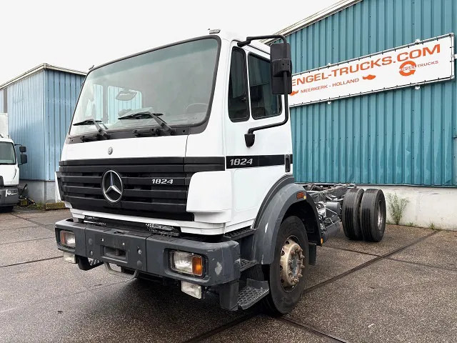 Mercedes-Benz SK 1824 K (ONLY 226.000 KM!) 4x2 FULL STEEL CHASSIS (MANUAL GEARBOX / REDUCTION AXLE / FULL STEEL SUSPENSION / P.T.O.) - Caminhão chassi: foto 1 Mercedes-Benz SK 1824 K (ONLY 226.000 KM!) 4x2 FULL STEEL CHASSIS (MANUAL GEARBOX / REDUCTION AXLE / FULL STEEL SUSPENSION / P.T.O.) - Caminhão chassi: foto 1